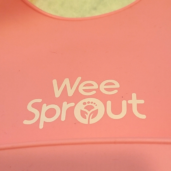 Set of two silicone bibs - Picture 2 of 3